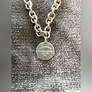 This is a vintage return to Tiffany Choker with original bag.